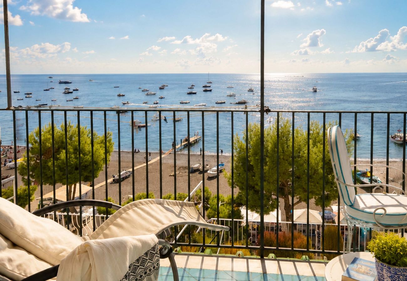 House in Positano - AMORE RENTALS - Casa Raffi with Sea View on Positano’s Spiaggia Grande