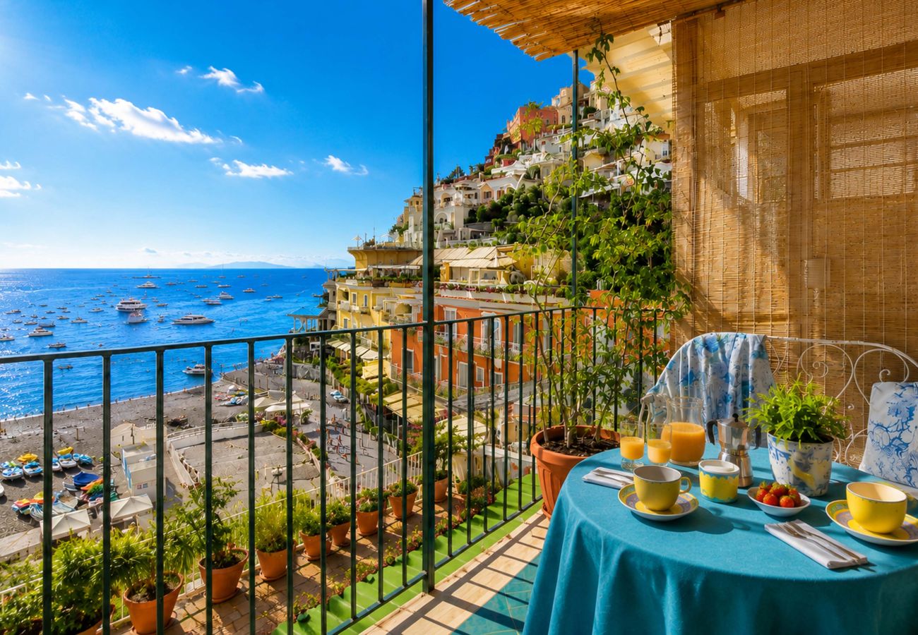 House in Positano - AMORE RENTALS - Casa Raffi with Sea View on Positano’s Spiaggia Grande