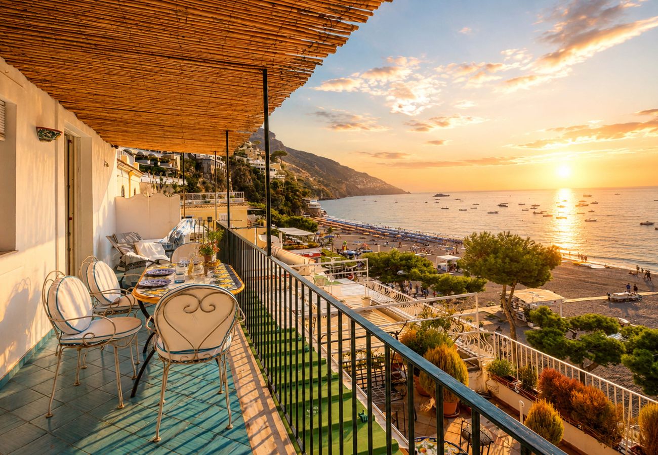 House in Positano - AMORE RENTALS - Casa Raffi with Sea View on Positano’s Spiaggia Grande