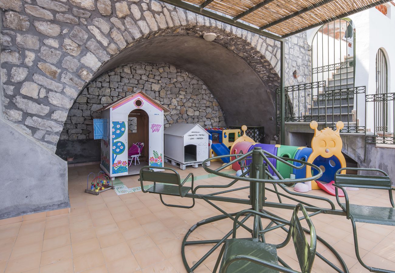 Villa in Massa Lubrense - AMORE RENTALS - Villa Ortensia with Private Pool, Sea View, Near the Sea