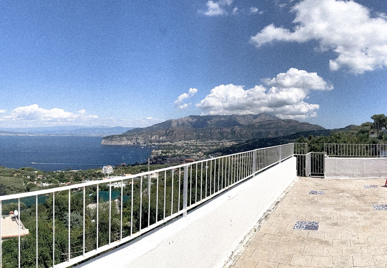 Villa in Sorrento - AMORE RENTALS - Villa La Selva with Sea View, Private Terrace and Parking