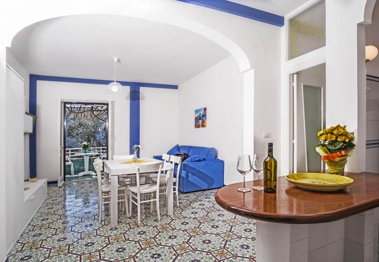 House in Massa Lubrense - AMORE RENTALS - Casa Vittoria with Air Conditioning and Parking, near the Beach