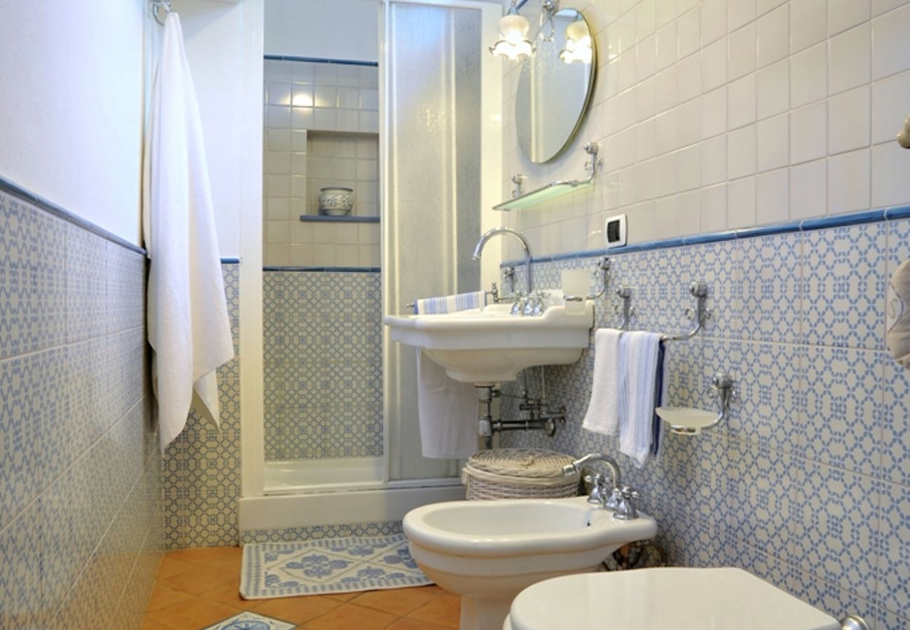 Villa in Sant´Agata sui Due Golfi - AMORE RENTALS - Casa Nando with private Pool, Garden, Terrace and Sea View