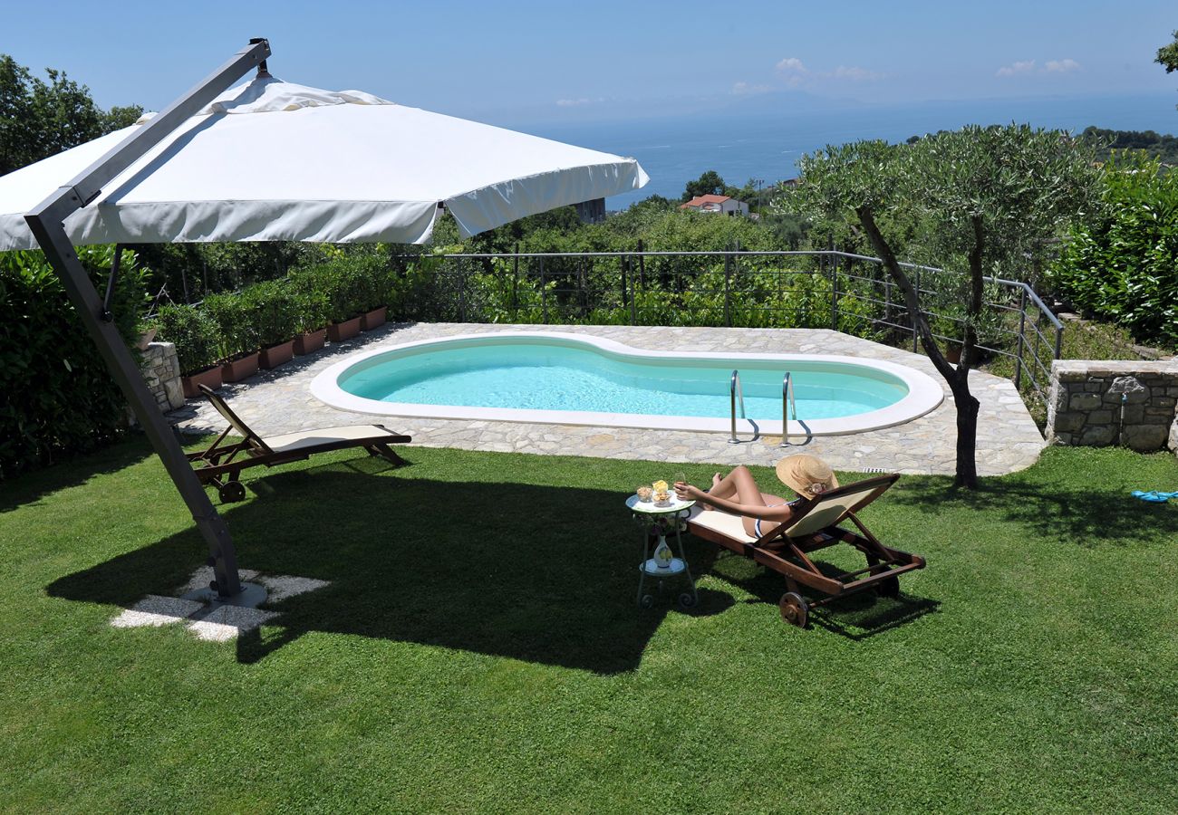 Villa in Sant´Agata sui Due Golfi - AMORE RENTALS - Casa Nando with private Pool, Garden, Terrace and Sea View