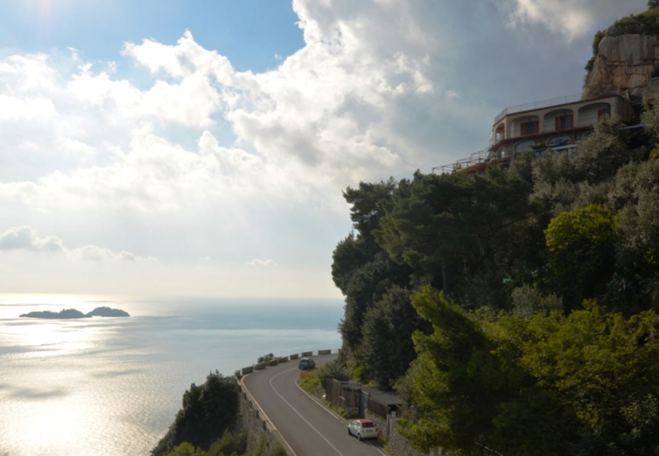 House in Positano - AMORE RENTALS - Villa Arora with Private Pool, Terrace, Sea View and parking near Positano