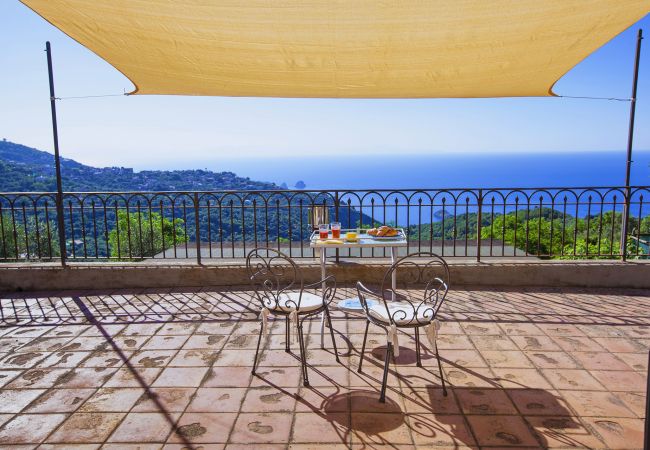 Villa in Sant´Agata sui Due Golfi - AMORE RENTALS - Villa dei Galli with Private Pool, Sea View, Garden, Parking and Air Conditioning Villa in Sant´Agata sui Due Golfi - AMORE RENTALS - Villa dei Galli with Private Pool, Sea View, Garden, Parking and Air Conditioning