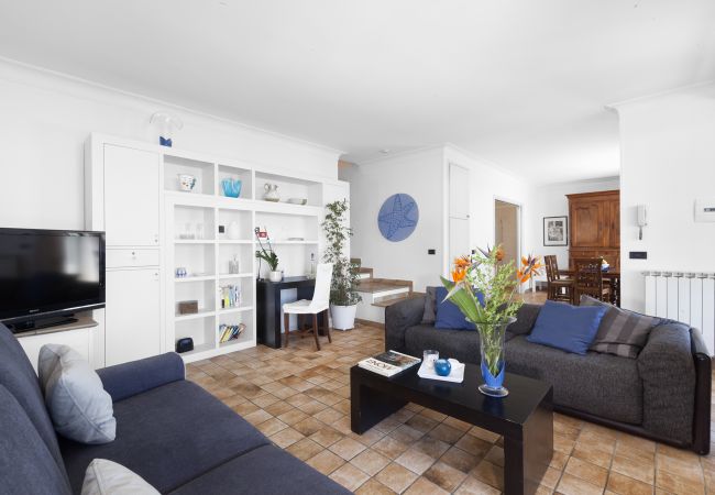 Villa in Sant´Agata sui Due Golfi - AMORE RENTALS - Villa dei Galli with Private Pool, Sea View, Garden, Parking and Air Conditioning Villa in Sant´Agata sui Due Golfi - AMORE RENTALS - Villa dei Galli with Private Pool, Sea View, Garden, Parking and Air Conditioning