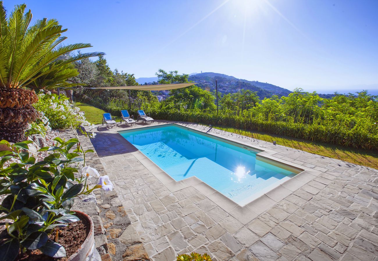 Villa in Sant´Agata sui Due Golfi - AMORE RENTALS - Villa dei Galli with Private Pool, Sea View, Garden, Parking and Air Conditioning
