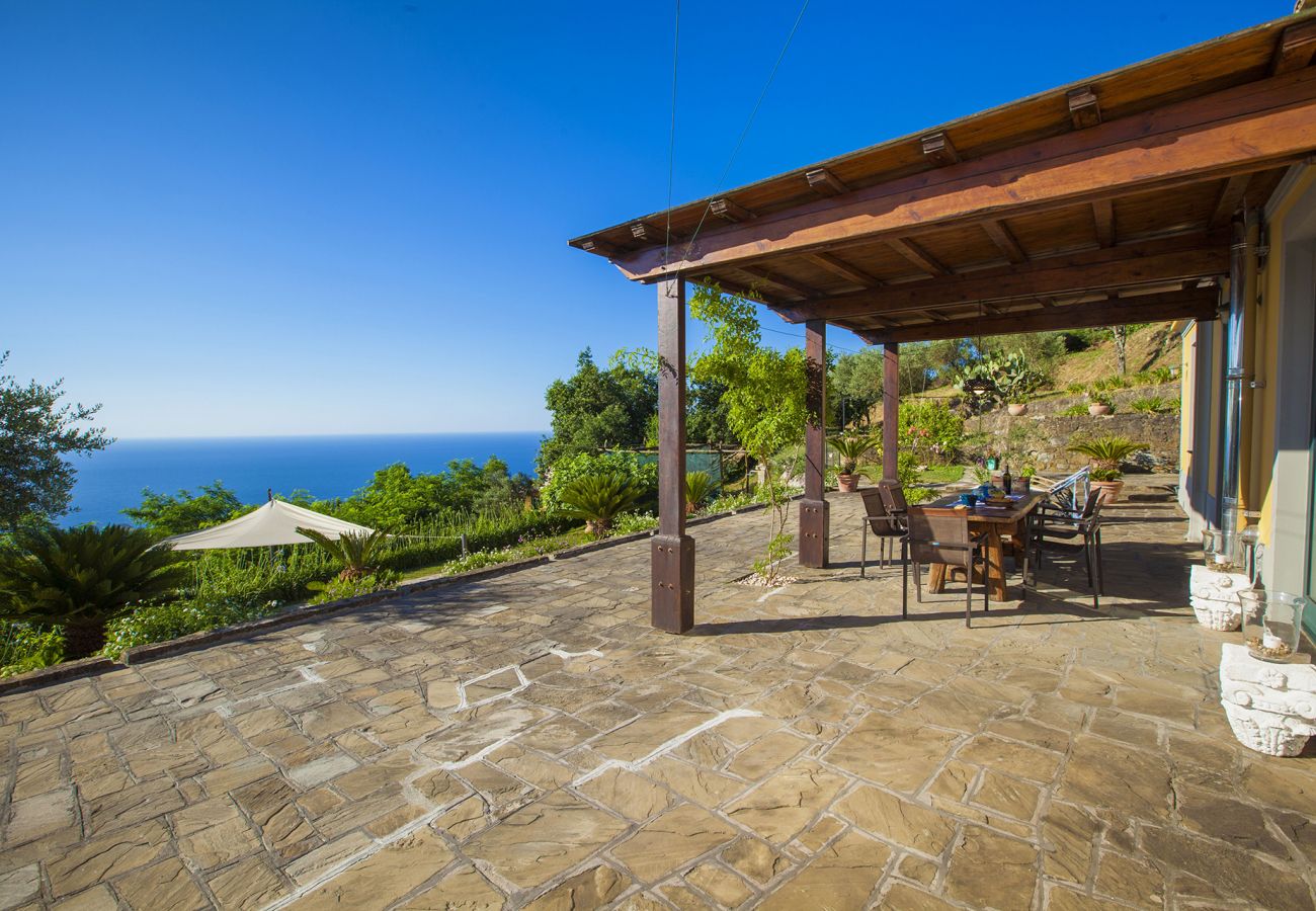 Villa in Sant´Agata sui Due Golfi - AMORE RENTALS - Villa dei Galli with Private Pool, Sea View, Garden, Parking and Air Conditioning