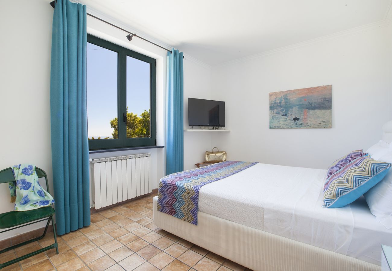 Villa in Sant´Agata sui Due Golfi - AMORE RENTALS - Villa dei Galli with Private Pool, Sea View, Garden, Parking and Air Conditioning