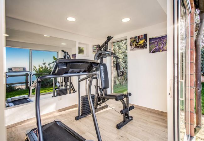 Villa in Sant´Agata sui Due Golfi - AMORE RENTALS - Villa Marika with Private Pool, Sea View, Parking, Garden, Barbecue Villa in Sant´Agata sui Due Golfi - AMORE RENTALS - Villa Marika with Private Pool, Sea View, Parking, Garden, Barbecue