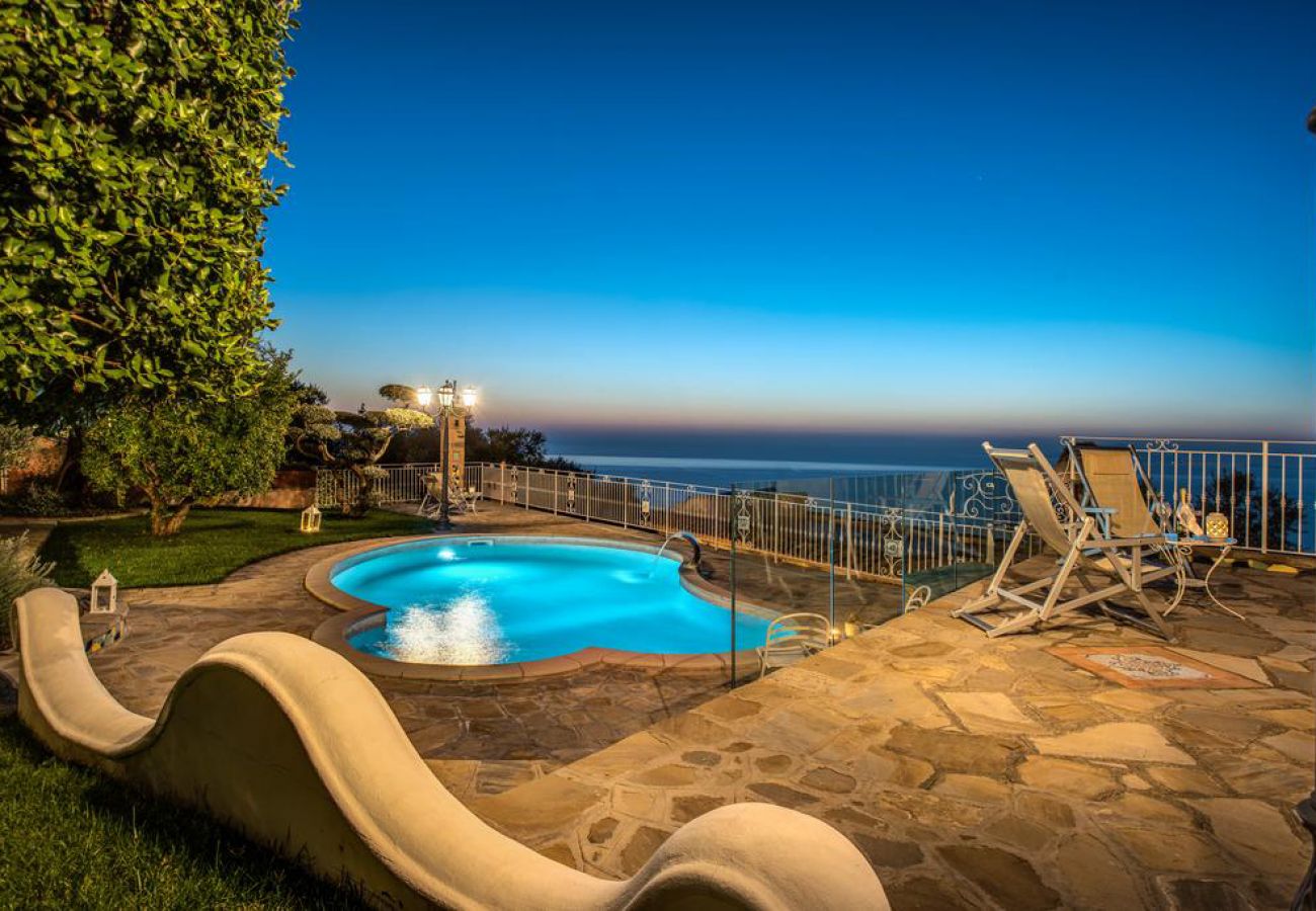 Villa in Sant´Agata sui Due Golfi - AMORE RENTALS - Villa Marika with Private Pool, Sea View, Parking, Garden, Barbecue