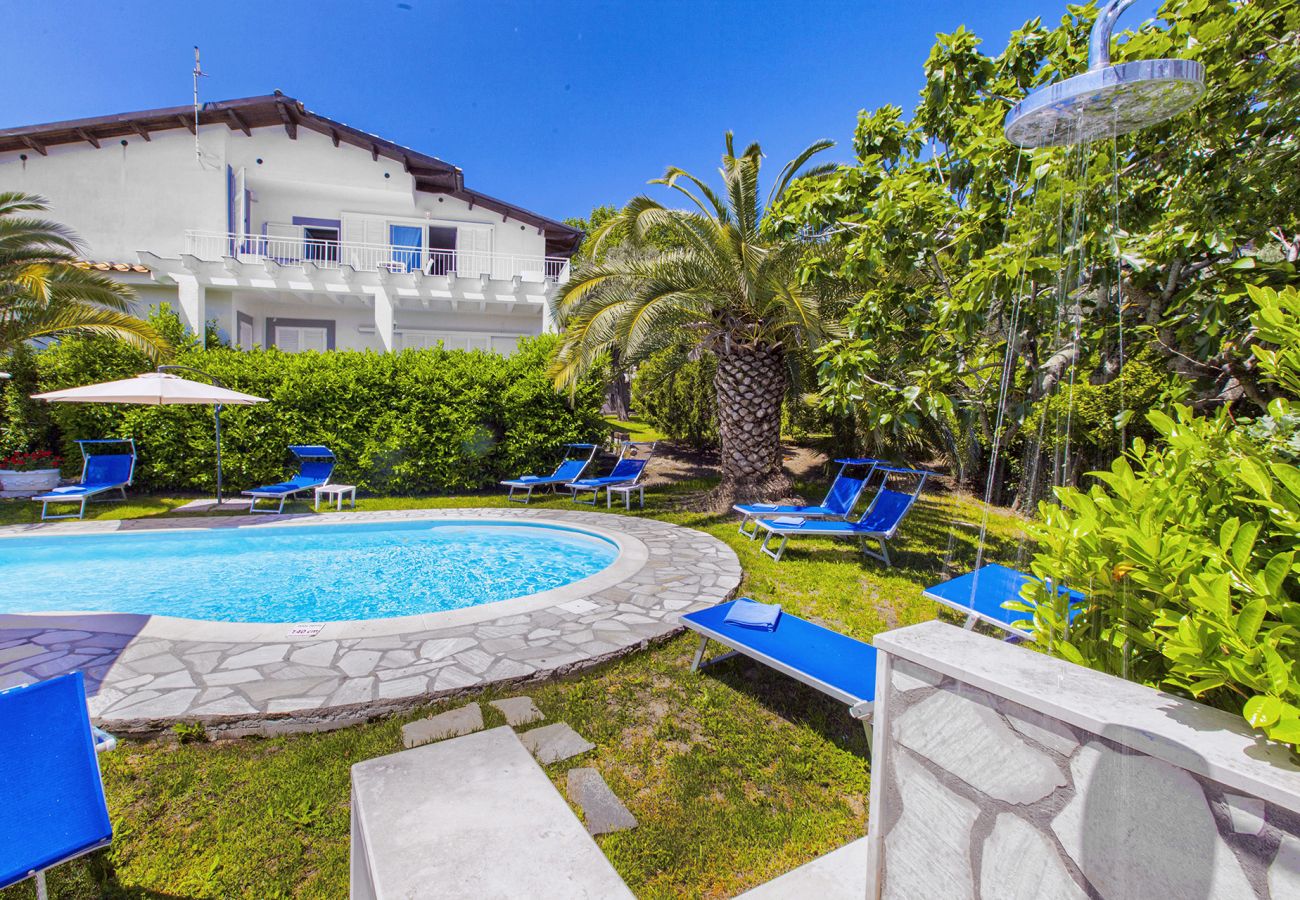 Villa in Massa Lubrense - AMORE RENTALS - Villa Claudia with private Pool, Sea View, Jacuzzi, Garden and Parking