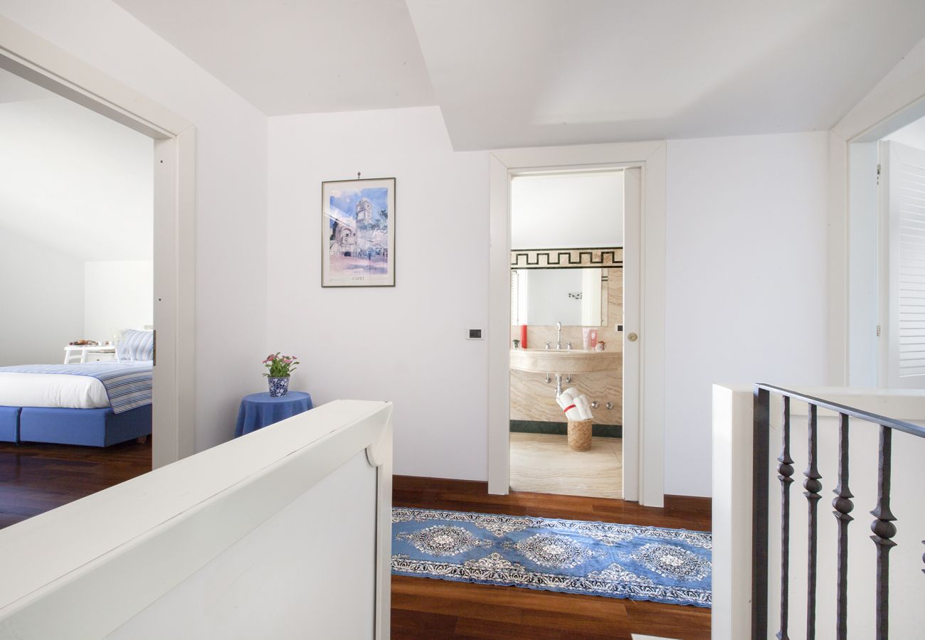 Villa in Massa Lubrense - AMORE RENTALS - Villa Claudia with private Pool, Sea View, Jacuzzi, Garden and Parking