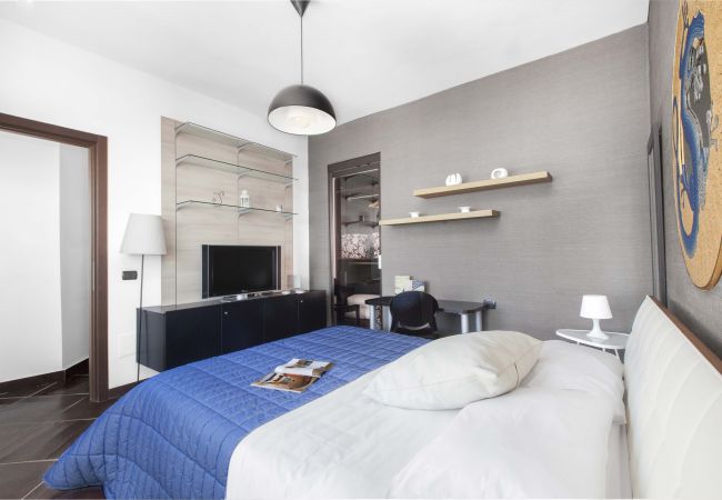 House in Sorrento - AMORE RENTALS - Casa Augusta A with Mini Pool, Sea View, Parking and Private Terraces House in Sorrento - AMORE RENTALS - Casa Augusta A with Mini Pool, Sea View, Parking and Private Terraces
