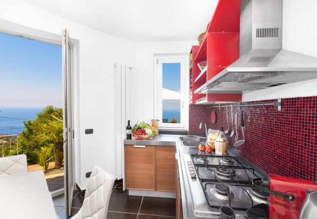 House in Sorrento - AMORE RENTALS - Casa Augusta A with Mini Pool, Sea View, Parking and Private Terraces House in Sorrento - AMORE RENTALS - Casa Augusta A with Mini Pool, Sea View, Parking and Private Terraces