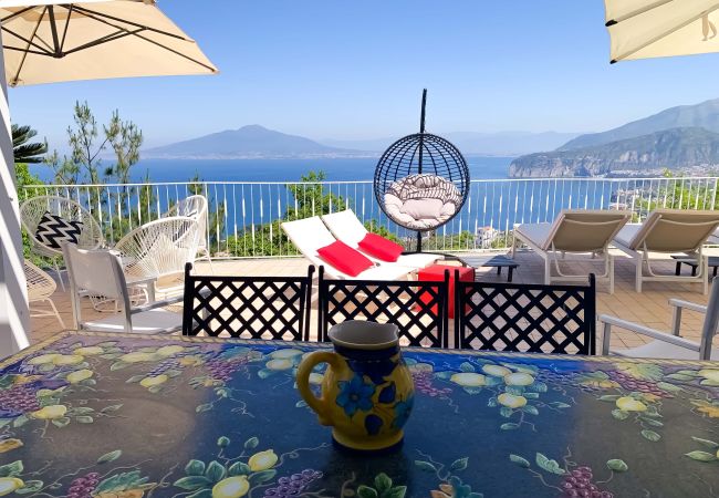 House in Sorrento - AMORE RENTALS - Casa Augusta A with Mini Pool, Sea View, Parking and Private Terraces House in Sorrento - AMORE RENTALS - Casa Augusta A with Mini Pool, Sea View, Parking and Private Terraces