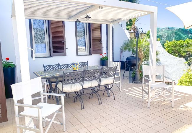 House in Sorrento - AMORE RENTALS - Casa Augusta A with Mini Pool, Sea View, Parking and Private Terraces House in Sorrento - AMORE RENTALS - Casa Augusta A with Mini Pool, Sea View, Parking and Private Terraces
