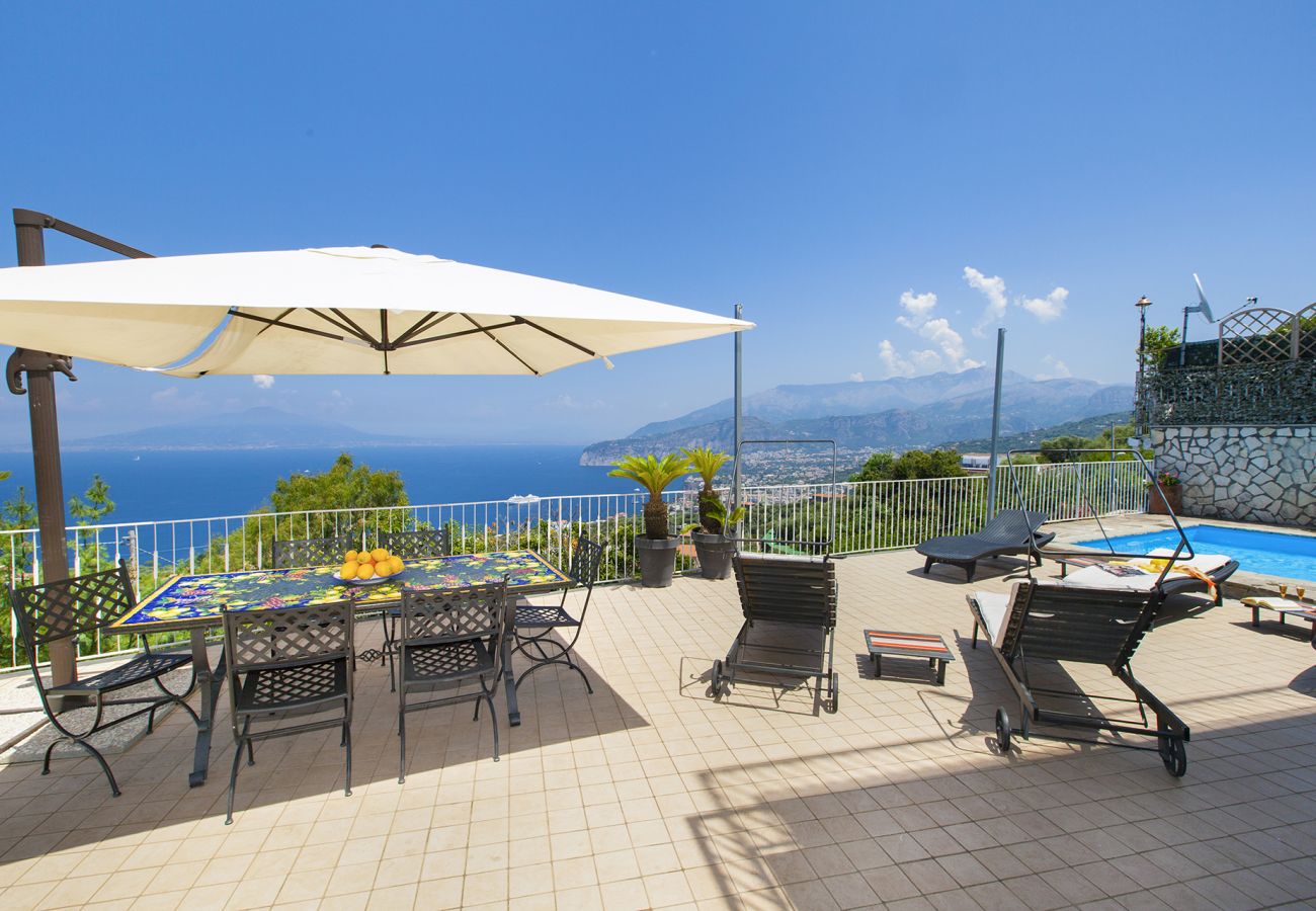 House in Sorrento - AMORE RENTALS - Casa Augusta A with Mini Pool, Sea View, Parking and Private Terraces