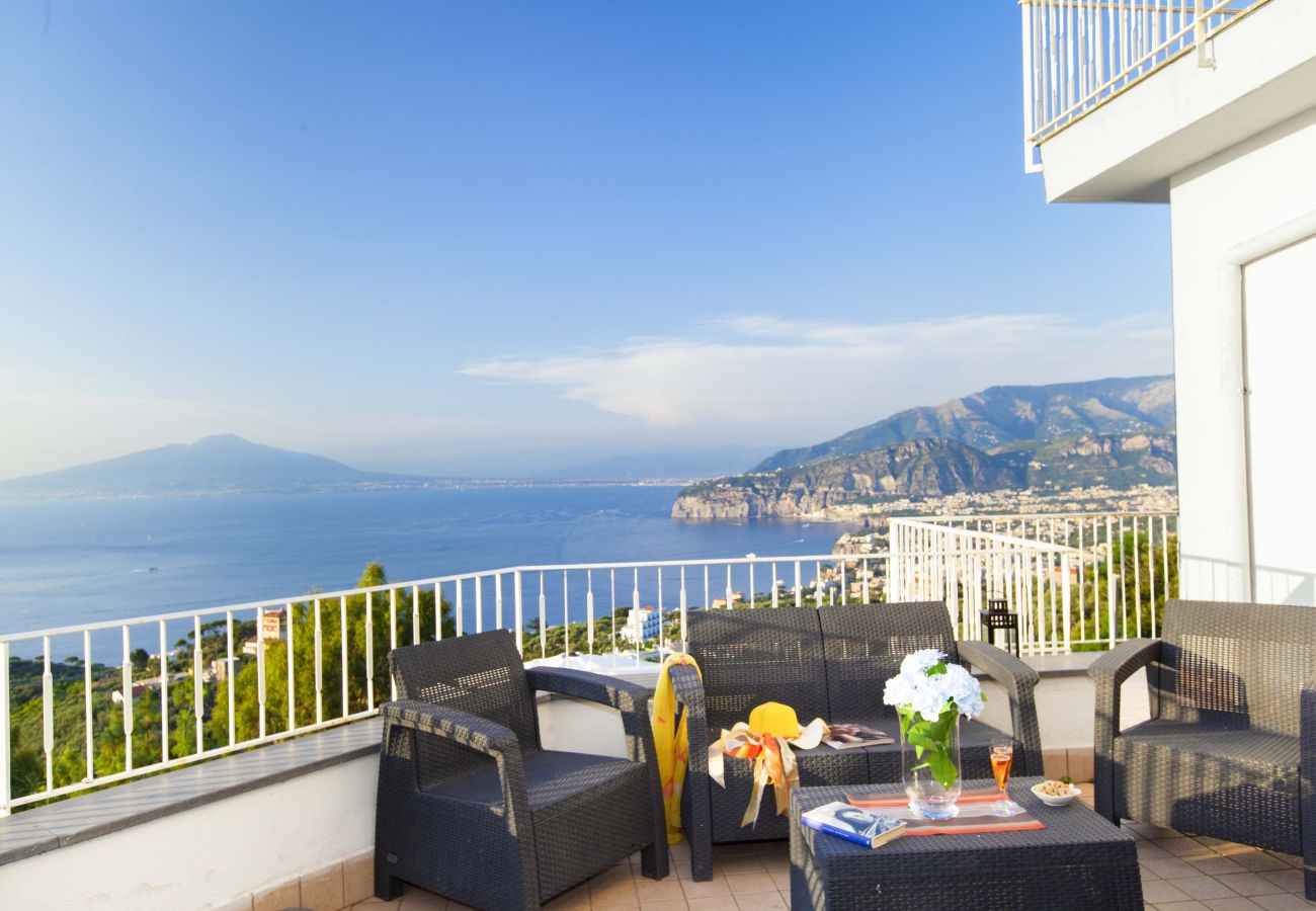 House in Sorrento - AMORE RENTALS - Casa Augusta A with Mini Pool, Sea View, Parking and Private Terraces
