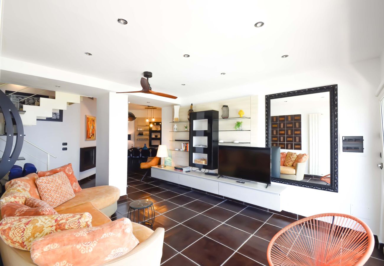 House in Sorrento - AMORE RENTALS - Casa Augusta A with Mini Pool, Sea View, Parking and Private Terraces