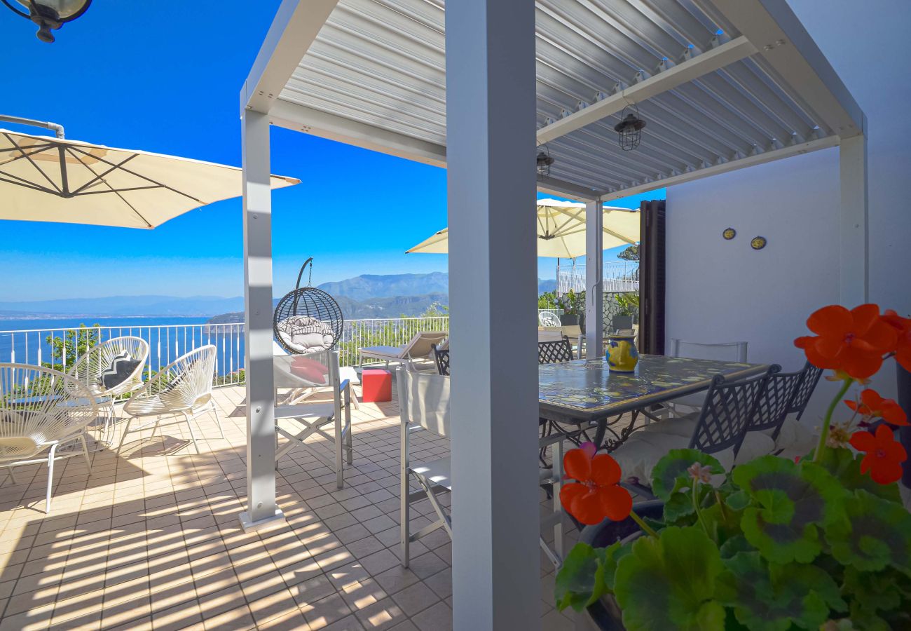 House in Sorrento - AMORE RENTALS - Casa Augusta A with Mini Pool, Sea View, Parking and Private Terraces