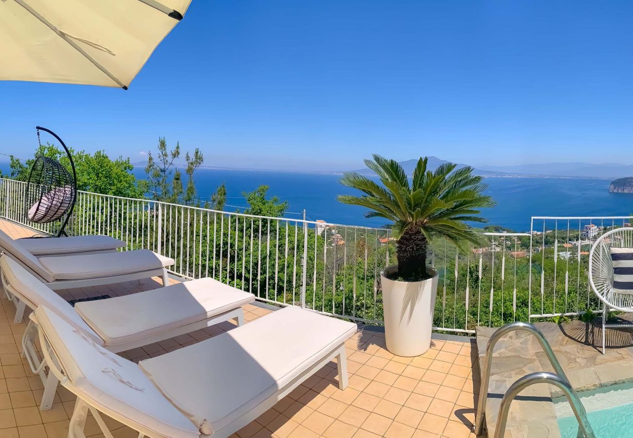 House in Sorrento - AMORE RENTALS - Casa Augusta A with Mini Pool, Sea View, Parking and Private Terraces