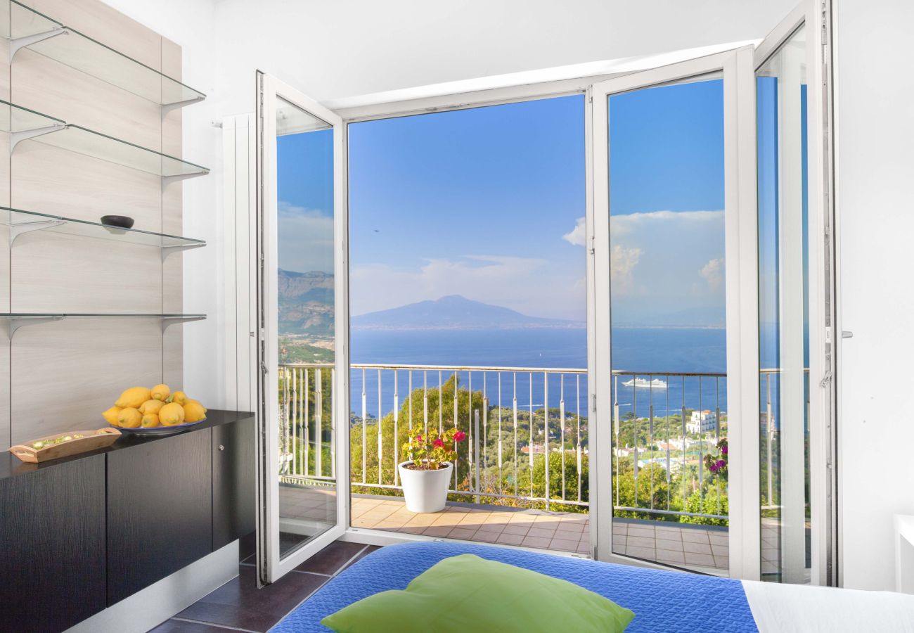 House in Sorrento - AMORE RENTALS - Casa Augusta A with Mini Pool, Sea View, Parking and Private Terraces