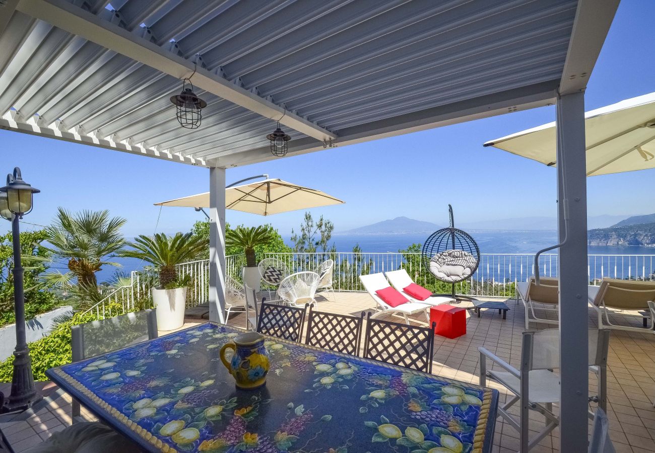 House in Sorrento - AMORE RENTALS - Casa Augusta A with Mini Pool, Sea View, Parking and Private Terraces