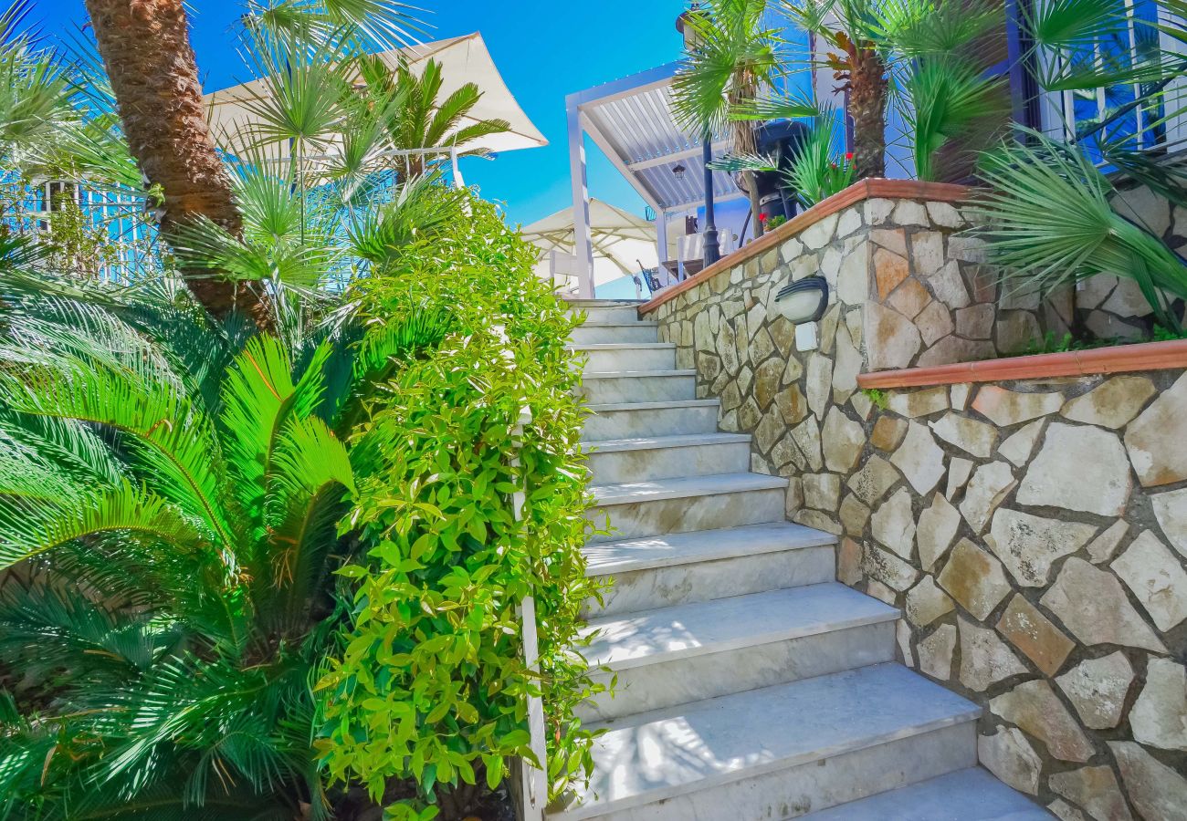 House in Sorrento - AMORE RENTALS - Casa Augusta A with Mini Pool, Sea View, Parking and Private Terraces