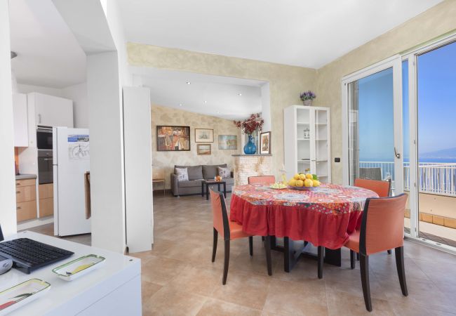 House in Sorrento - AMORE RENTALS - Casa Augusta B with Private Terrace, External Tub and Sea View House in Sorrento - AMORE RENTALS - Casa Augusta B with Private Terrace, External Tub and Sea View