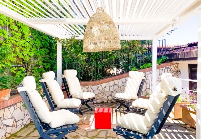 House in Sorrento - AMORE RENTALS - Casa Augusta B with Private Terrace, External Tub and Sea View House in Sorrento - AMORE RENTALS - Casa Augusta B with Private Terrace, External Tub and Sea View