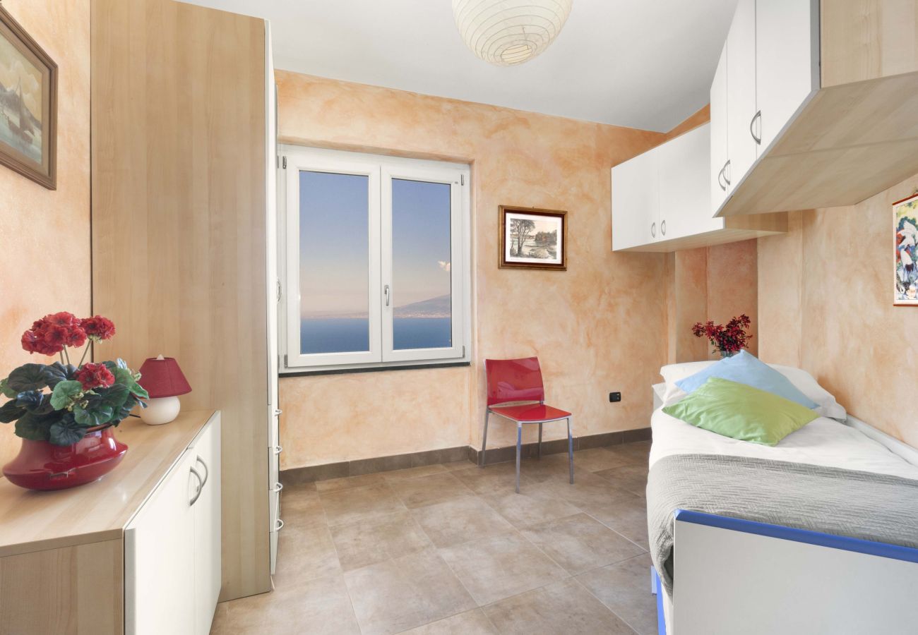 House in Sorrento - AMORE RENTALS - Casa Augusta B with Private Terrace, Barbecue and Sea View