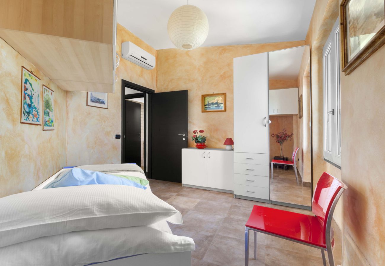 House in Sorrento - AMORE RENTALS - Casa Augusta B with Private Terrace, Barbecue and Sea View
