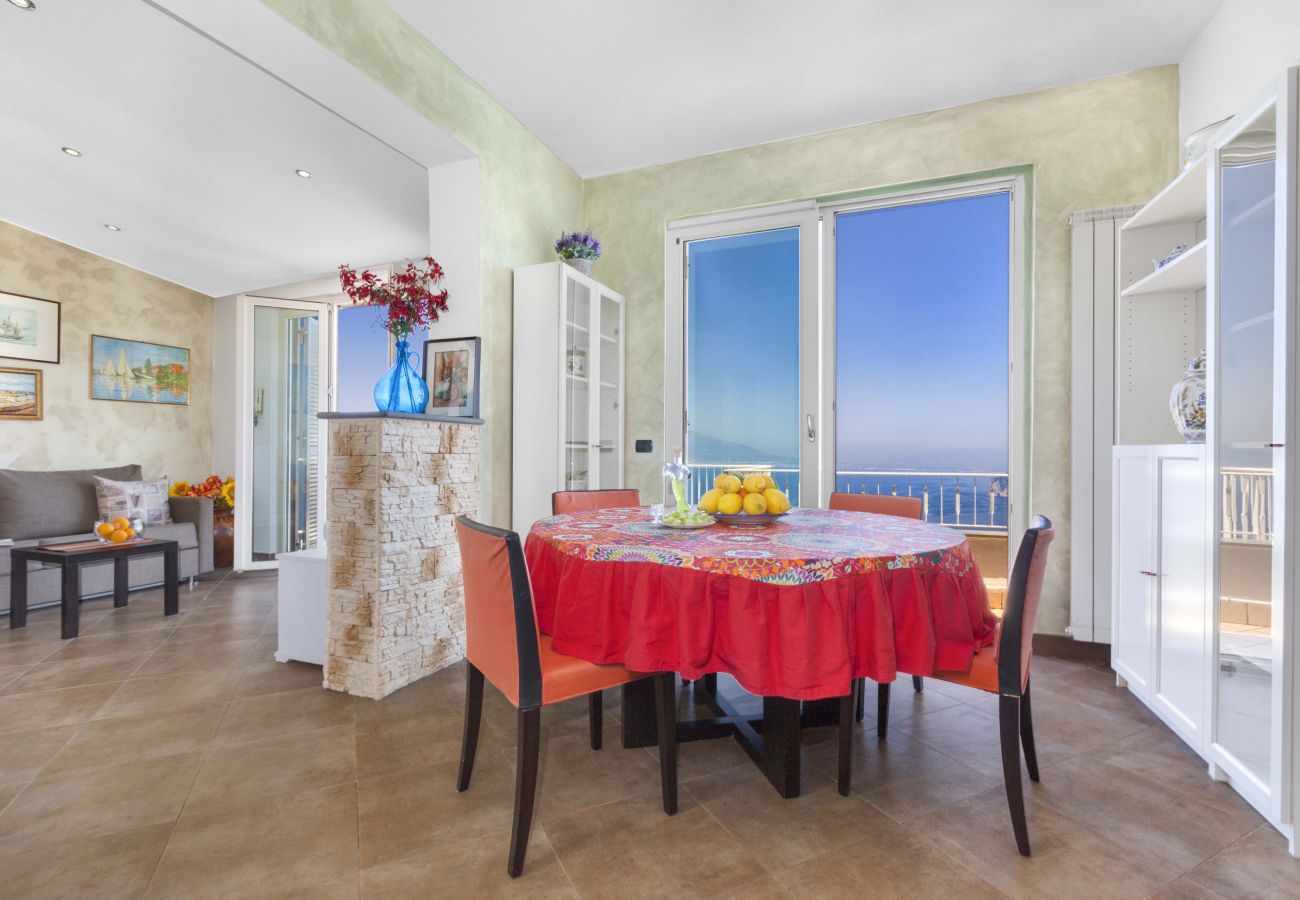 House in Sorrento - AMORE RENTALS - Casa Augusta B with Private Terrace, Barbecue and Sea View