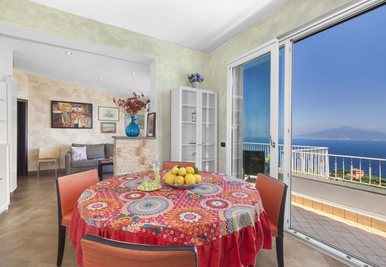 House in Sorrento - AMORE RENTALS - Casa Augusta B with Private Terrace, Barbecue and Sea View