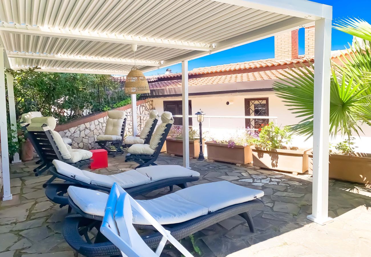 House in Sorrento - AMORE RENTALS - Casa Augusta B with Private Terrace, Barbecue and Sea View