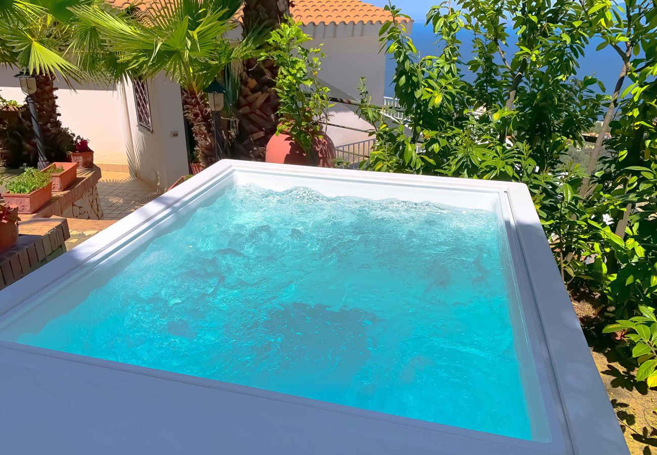 House in Sorrento - AMORE RENTALS - Casa Augusta B with Private Terrace, Barbecue and Sea View