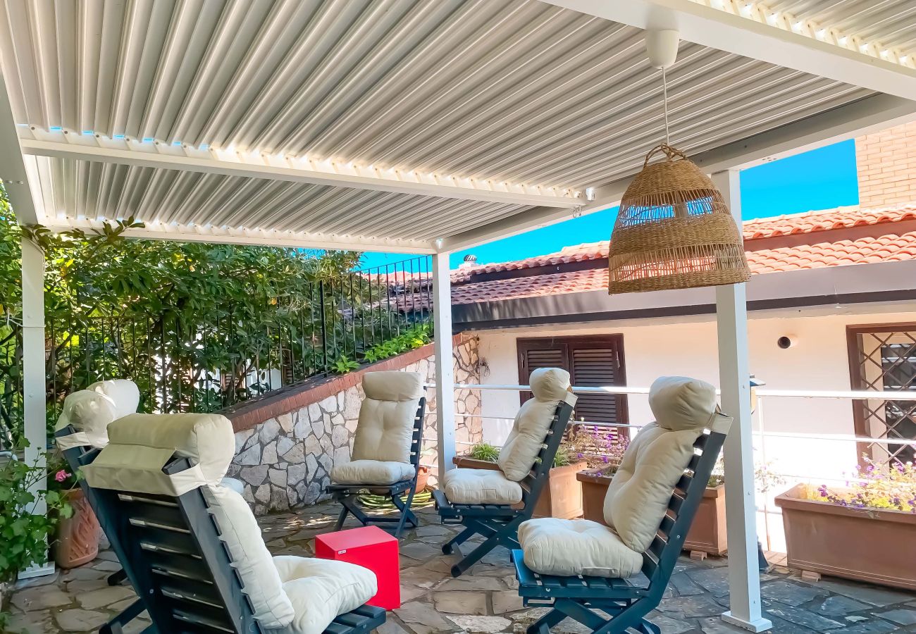 House in Sorrento - AMORE RENTALS - Casa Augusta B with Private Terrace, Barbecue and Sea View