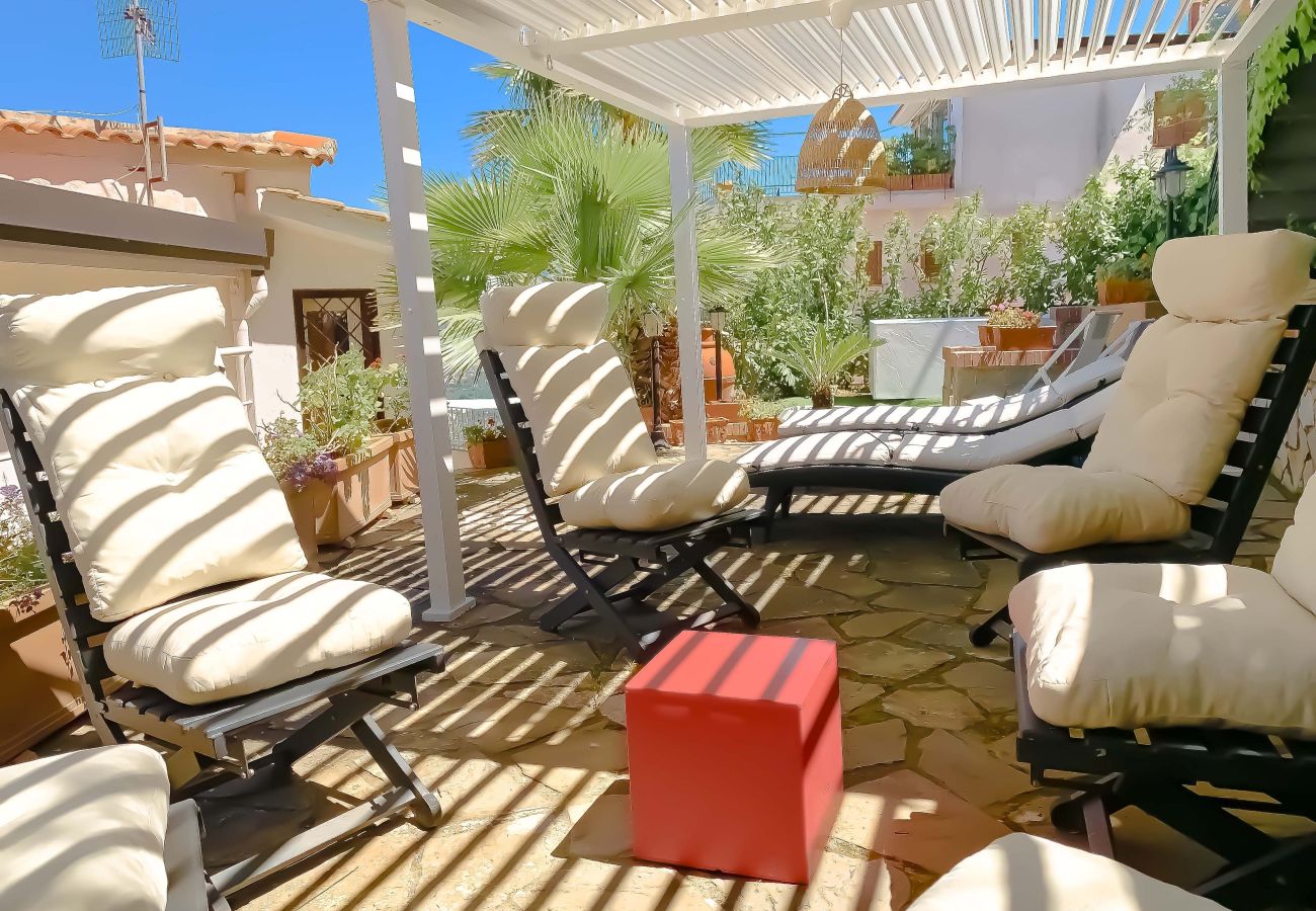 House in Sorrento - AMORE RENTALS - Casa Augusta B with Private Terrace, Barbecue and Sea View