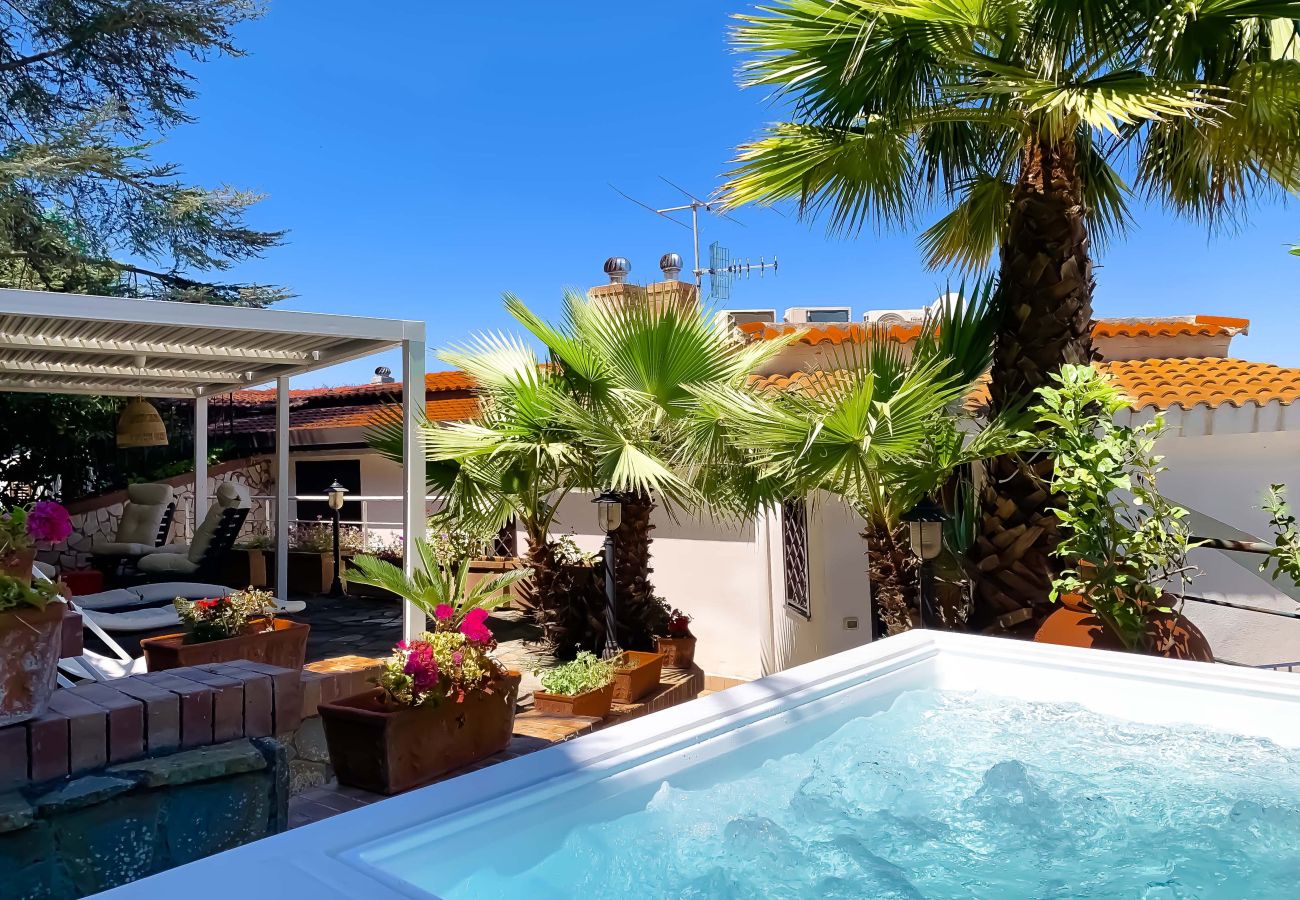 House in Sorrento - AMORE RENTALS - Casa Augusta B with Private Terrace, Barbecue and Sea View