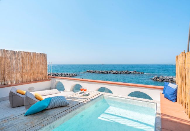 Villa/Dettached house in Massa Lubrense - AMORE RENTALS - Villa del Sole with Sea View, Direct Sea Access, Parking and Air Conditioning