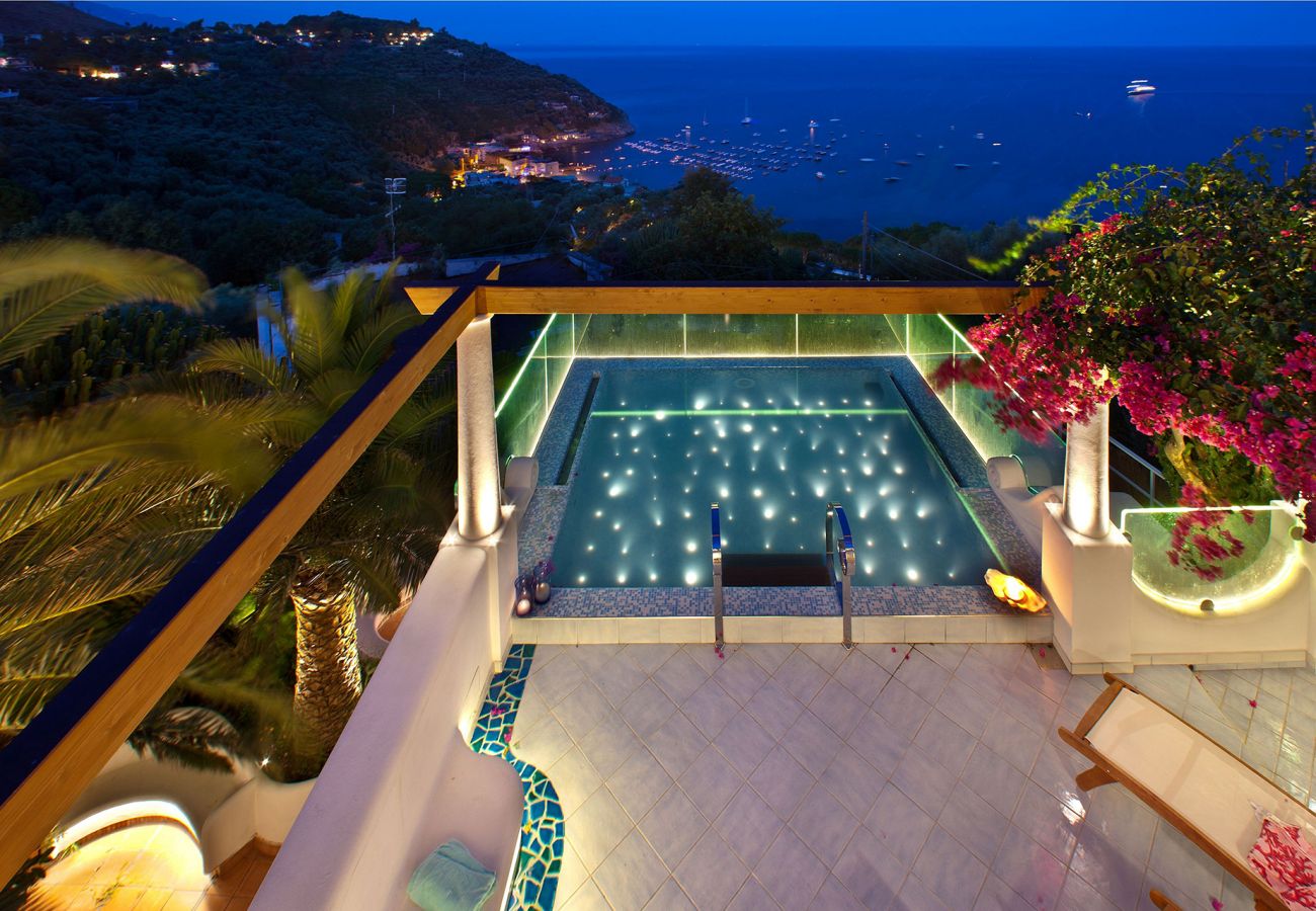 Villa in Nerano - AMORE RENTALS - Villa Ariadne with Dazzling Sea View, Jacuzzi, Pool and Breakfast