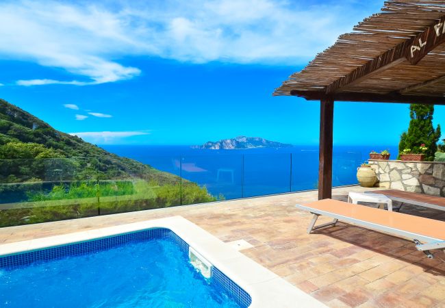 Villa in Termini - AMORE RENTALS - Villa Bacco with Private Swimming Pool, Sea View, Parking, Romantic Villa in Termini - AMORE RENTALS - Villa Bacco with Private Swimming Pool, Sea View, Parking, Romantic