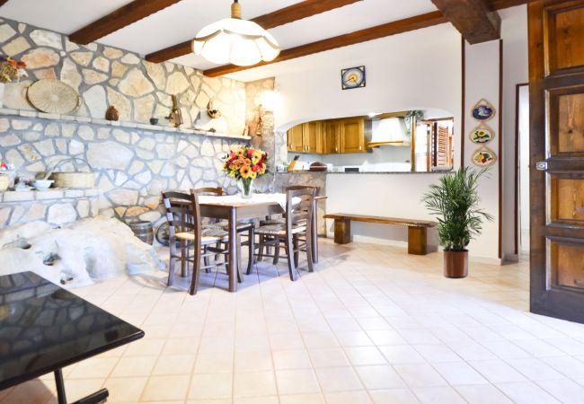 Villa in Termini - AMORE RENTALS - Villa Bacco with Private Swimming Pool, Sea View, Parking, Romantic Villa in Termini - AMORE RENTALS - Villa Bacco with Private Swimming Pool, Sea View, Parking, Romantic