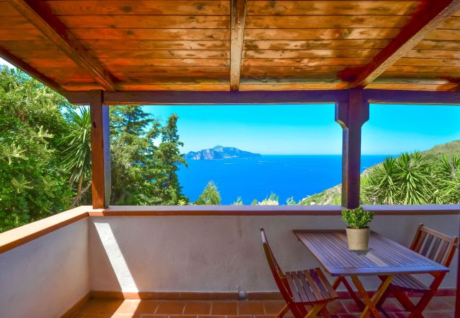 Villa in Termini - AMORE RENTALS - Villa Bacco with Private Swimming Pool, Sea View, Parking, Romantic Villa in Termini - AMORE RENTALS - Villa Bacco with Private Swimming Pool, Sea View, Parking, Romantic