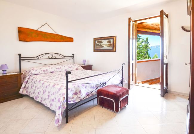 Villa in Termini - AMORE RENTALS - Villa Bacco with Private Swimming Pool, Sea View, Parking, Romantic Villa in Termini - AMORE RENTALS - Villa Bacco with Private Swimming Pool, Sea View, Parking, Romantic
