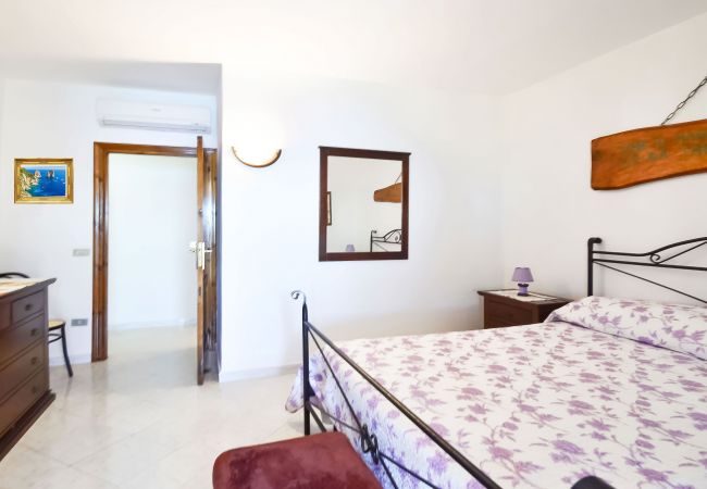 Villa in Termini - AMORE RENTALS - Villa Bacco with Private Swimming Pool, Sea View, Parking, Romantic Villa in Termini - AMORE RENTALS - Villa Bacco with Private Swimming Pool, Sea View, Parking, Romantic