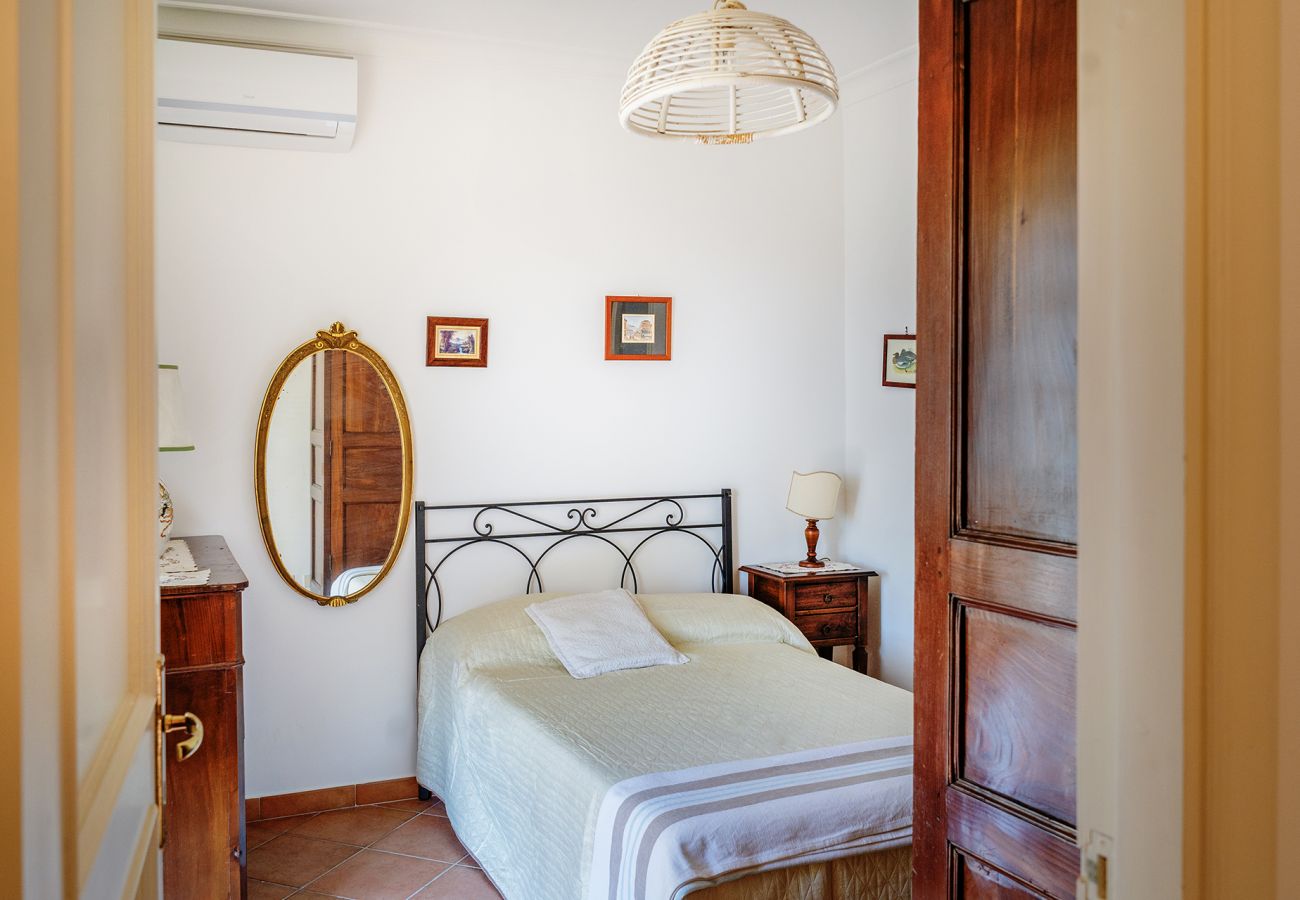 Villa in Nerano - AMORE RENTALS -Villa Gea with Sea View and Parking near the Beach
