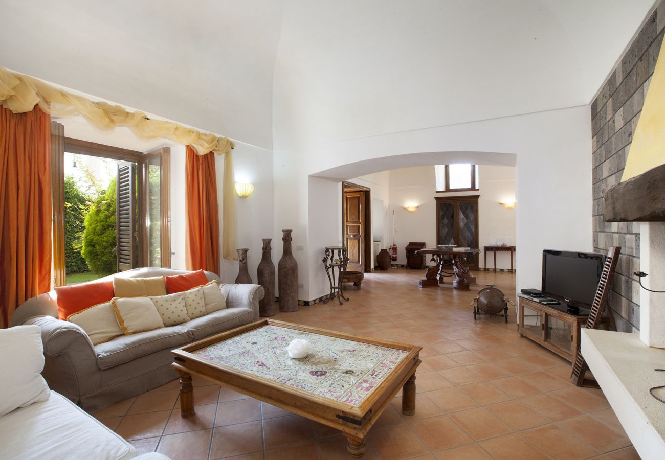 Villa in Sant´Agata sui Due Golfi - AMORE RENTALS - Villa Il Pino with Private Pool, Garden, BBQ, Parking